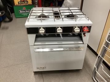 2-pits Gasfornuis met Oven - Fairline Boot beschikbaar voor biedingen