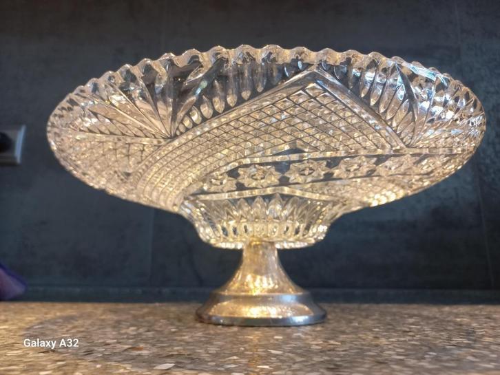 Kristallen fruitschaal 30 cm rond met zilveren voet, Antiek en Kunst, Antiek | Glas en Kristal, Ophalen of Verzenden