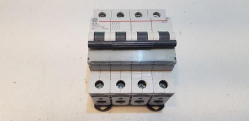 General Electric Krachtstroom automaat B16 400V 4P (1x), Hobby en Vrije tijd, Elektronica-componenten, Gebruikt, Ophalen of Verzenden