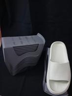 Witte Slippers - Maat Onbekend, Slippers, Wit, Ophalen of Verzenden, Onbekend