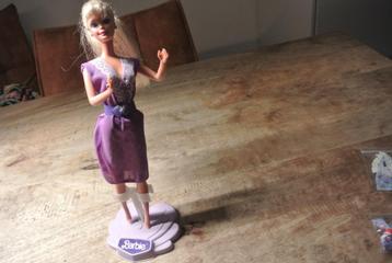 Barbie Kleertjes Jaren 80/ nr 64 beschikbaar voor biedingen