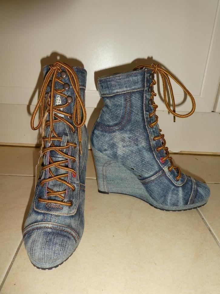 NIEUW Diesel laarzen maat 40 denimkleur bontvoering sleehak, Kleding | Dames, Schoenen, Nieuw, Lage of Enkellaarzen, Blauw, Verzenden