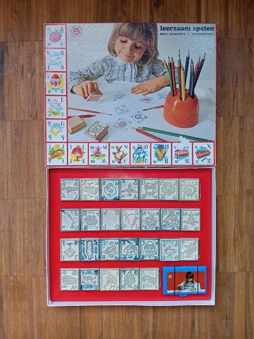 Oude stempelset alfabet, 26 stuks, Hobby en Vrije tijd, Stempelen, Zo goed als nieuw, Houten stempel, Ophalen of Verzenden