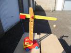 houten hijskraan op wielen kleurrijk 61 cm hoog 54 breed, Kinderen en Baby's, Speelgoed | Houten speelgoed, Ophalen of Verzenden