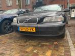 Volvo V70 2.4 140PK AUT Nwe Apk Distributie en Stuurhuis, Auto's, 1556 kg, 1800 kg, Zwart, USB