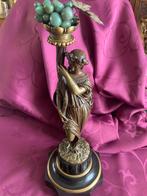 Prachtige antieke statige bronzen dame met kruik ., Ophalen of Verzenden