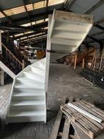 Nieuwe rechtsdraaiende dubbelkwart trap trappen dicht, Nieuw, 2 tot 4 meter, Trap, Ophalen