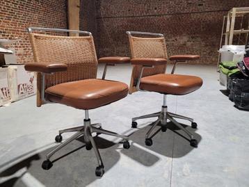 Vitra 2x  Eames  beschikbaar voor biedingen