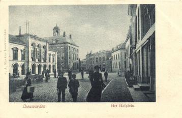 Leeuwarden - Het Hofplein. - volk - ongelopen beschikbaar voor biedingen