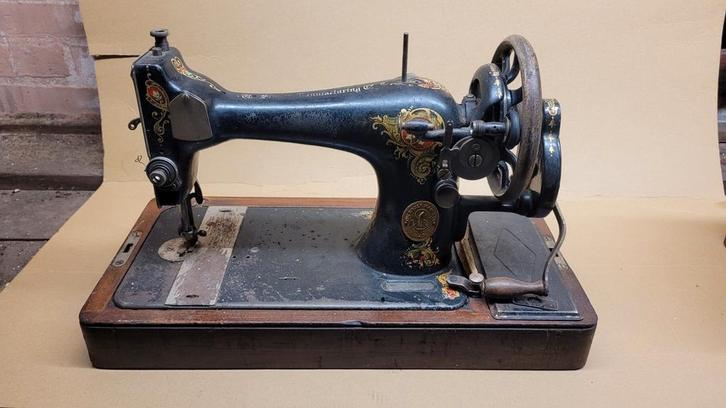 Oude Singer Naaimachine - Decoratief, Antiek en Kunst, Antiek | Naaimachines, Ophalen of Verzenden