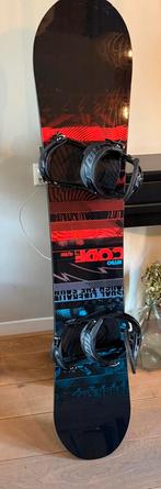 Snowboard met bindingen en tas, Sport en Fitness, Snowboarden, Ophalen, Zo goed als nieuw, Board