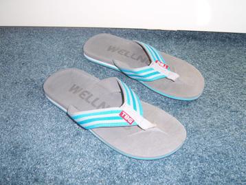 Nieuwe wellness teenslippers / slippers maat 44-45 beschikbaar voor biedingen