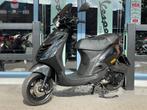 Piaggio Zip black on black 10654 KM 1e EIG., Ophalen, Maximaal 45 km/u, Zip, Zo goed als nieuw