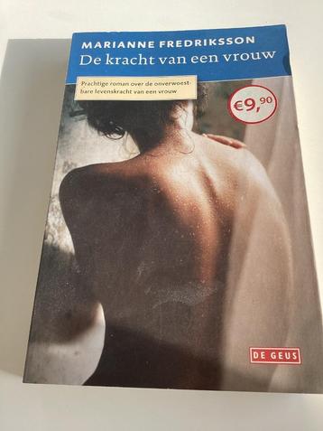 Boek Roman Marianne Fredrikson De Kracht van een Vrouw beschikbaar voor biedingen