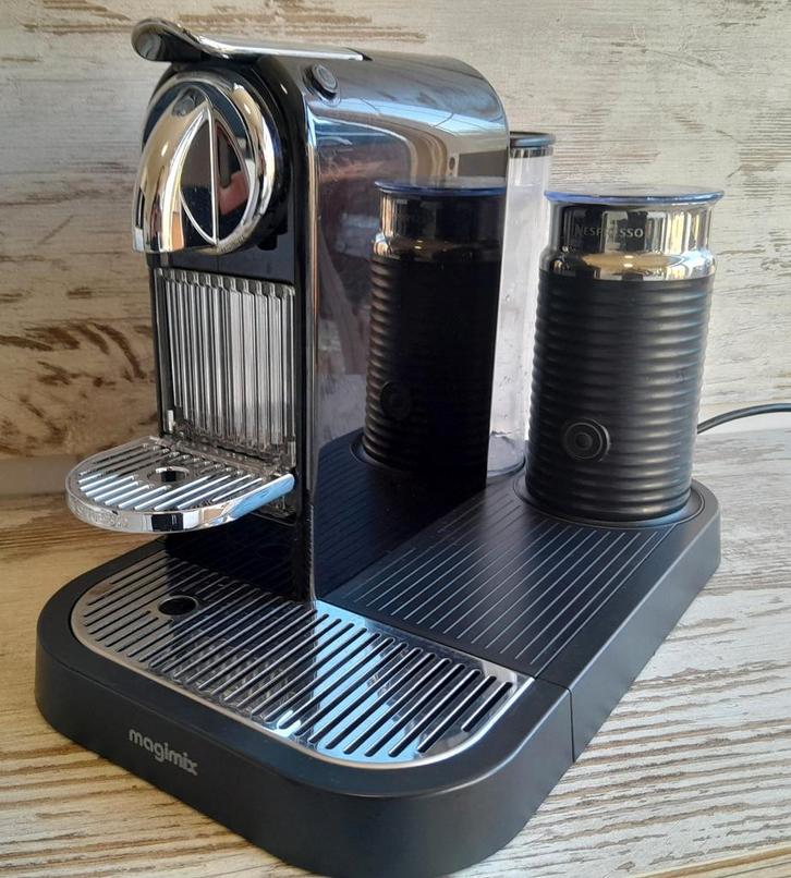 Mooie NESPRESSO MAGIMIX kompleet, NIEUWSTAAT, Witgoed en Apparatuur, Koffiezetapparaten, Zo goed als nieuw, Koffiemachine, Verzenden