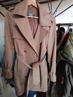Elegante Guess by Marciano Trenchcoat - Maat M, Kleding | Dames, Maat 38/40 (M), Beige, Ophalen of Verzenden, Zo goed als nieuw