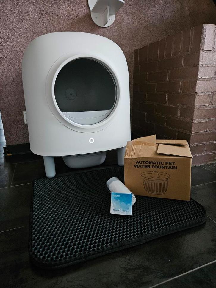 Petree Cube - Zelfreinigende kattenbak (met drinkfontein), Dieren en Toebehoren, Kattenbakken, Ophalen