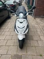 Piaggio zip 4t 2018 wit, Fietsen en Brommers, Scooters | Piaggio, Ophalen, Maximaal 45 km/u, Zip, Zo goed als nieuw
