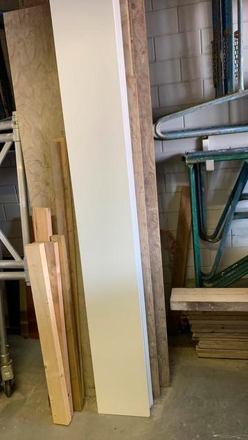 Nette legplanken wit 30x250cm beschikbaar voor biedingen