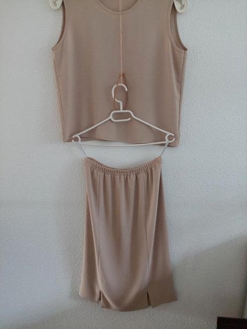 2 delig rok onderkniel.71cm +blouse Rio M elast beige NIEUW, Kleding | Dames, Rokken, Nieuw, Maat 38/40 (M), Beige, Onder de knie