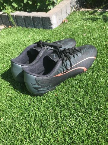Voetbalschoenen Puma SU Ultra Maat 43 Noppen beschikbaar voor biedingen