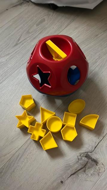 Complete Fisher Price vormenbal beschikbaar voor biedingen