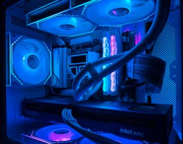 Gaming pc beschikbaar voor biedingen