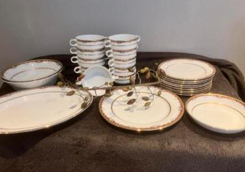 Limoges Pure Gold Arc de Triomphe Serviesdelen beschikbaar voor biedingen