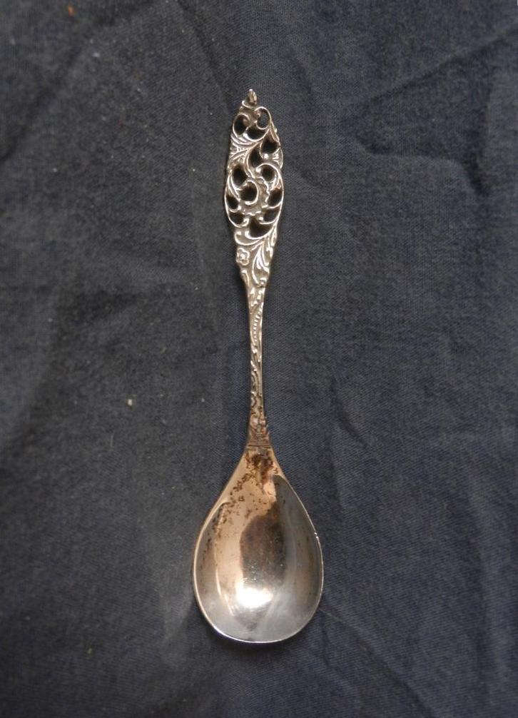 Zilveren suikerlepel / suikerschep rocailles & ajour Holland, Antiek en Kunst, Antiek | Goud en Zilver, Zilver, Ophalen of Verzenden