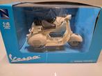 Mooi nieuw schaalmodel Vespa scootee met zijspan 1/6, Hobby en Vrije tijd, Modelbouw | Auto's en Voertuigen, Ophalen of Verzenden