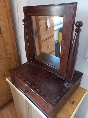 kapspiegel mahonie kantelbaar met lade beschikbaar voor biedingen