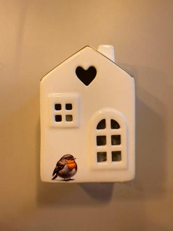 Nieuw led verlicht keramieken huisje afbeelding roodborst beschikbaar voor biedingen