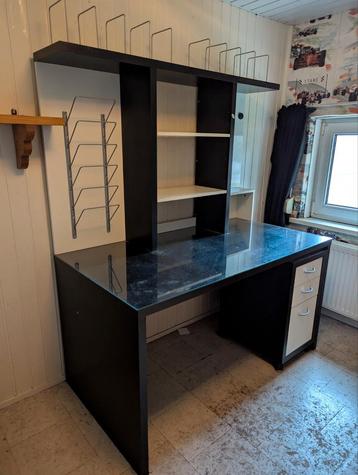 Bureau met ladeblok en boekenplank - 140cm beschikbaar voor biedingen