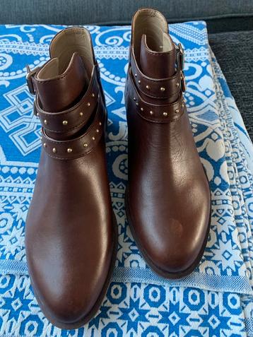 Bruine enkellaarsjes met studs - Maat 38 beschikbaar voor biedingen