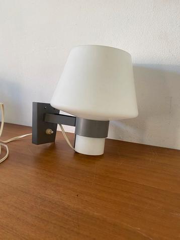 Vintage wandlamp louis kalff beschikbaar voor biedingen
