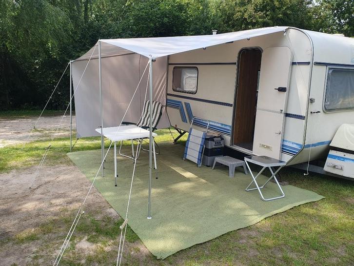 Caravan Knaus Komfort 380, Caravans en Kamperen, Caravans, Particulier, tot en met 3, 500 - 750 kg, Overige, Knaus, Vast bed, tot 4 meter