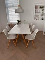 witte eettafel met houten poten met 6 witte stoelen, Huis en Inrichting, Tafels | Eettafels, Ophalen, Kunststof, Scandinavisch