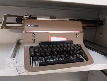 Vintage Typemachine Halda (Honee-du) beschikbaar voor biedingen