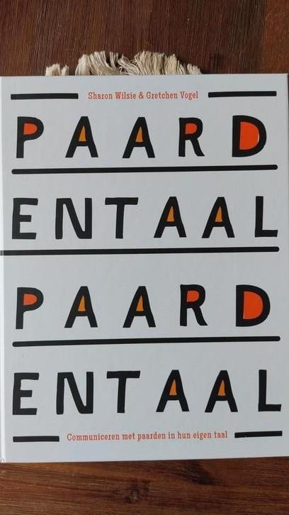 Sharon Wilsie - Paarden-Taal, Boeken, Sportboeken, Zo goed als nieuw, Ophalen of Verzenden
