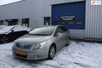 Toyota Avensis Wagon 2.0 D-4D Comfort *BJ'11*CLIMA*EXPORT*, Auto's, Toyota, Stof, Zwart, 4 cilinders, 500 kg