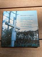 Om nooit te vergeten - Amsterdamse monumenten WOII, Boeken, Oorlog en Militair, Ophalen of Verzenden, Tweede Wereldoorlog, Zo goed als nieuw
