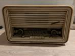 Oude vintage radio, Ophalen