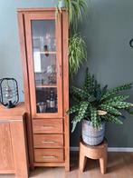 Houten vitrinekast met lades, Ophalen, Gebruikt, Glas, 50 tot 100 cm