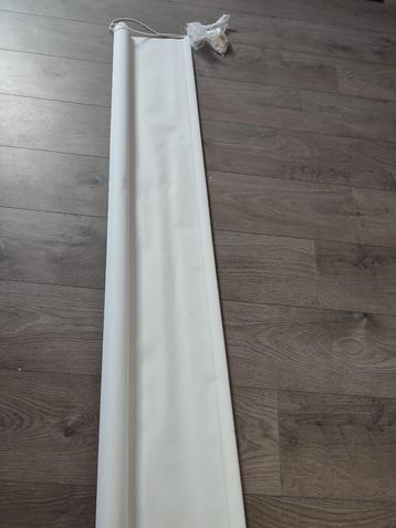 Rolgordijn beschikbaar voor biedingen