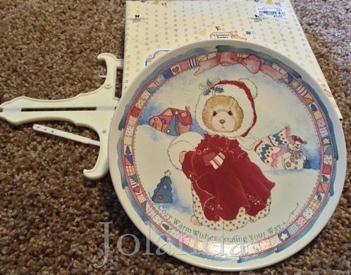 Cherished Teddies Bord Alice, Verzamelen, Beren en Cherished Teddies, Zo goed als nieuw, Beeldje, Cherished Teddies, Ophalen of Verzenden