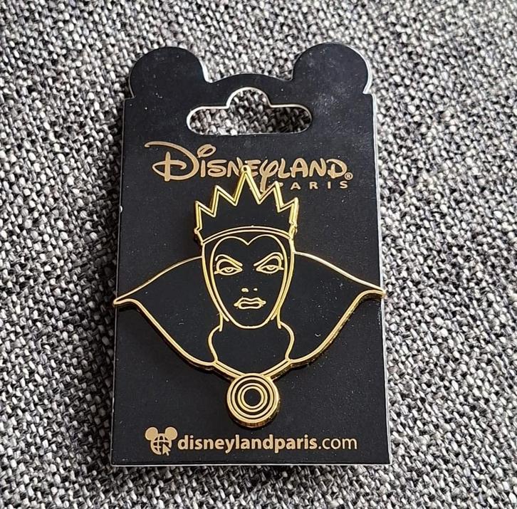 Boze Koningin Villains pin - Disneyland Parijs (nieuw), Verzamelen, Speldjes, Pins en Buttons, Nieuw, Speldje of Pin, Ophalen of Verzenden