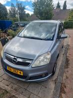 Opel Zafira 2.2 Aut. 7 persoons navi cruise airco android, Auto's, 4 cilinders, Origineel Nederlands, Zafira, Grijs