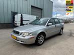 Volvo V40 1.8 Europa leuke auto airco station, Auto's, Volvo, 65 €/maand, Stof, Zwart, 4 cilinders
