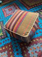 Poefs 2x, Huis en Inrichting, Ophalen, Zo goed als nieuw, Rond, Minder dan 50 cm