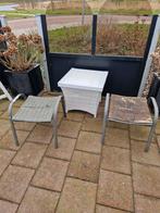 GRATIS 1 buitentafel + 2 krukjes + hondje voor planten, Tuin en Terras, Ophalen, Gebruikt, Kunststof